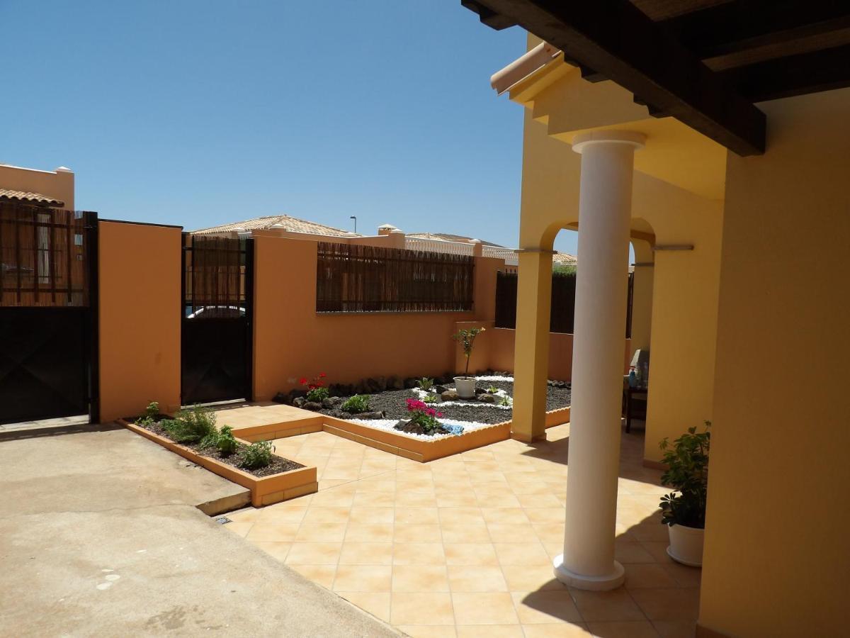 Villas Brujula Company คอร์ราเลโฮ ภายนอก รูปภาพ